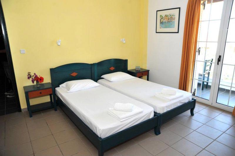 Papoulias Rooms Elafonissos Bilik gambar
